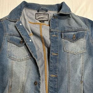 Cute denim jacket with distressing on the arms